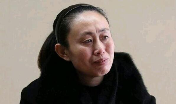 ����ĸ�H���V���ΰ����_ͥǰ���h,Ů��W(xu��)�������ձ�������ʼĩ